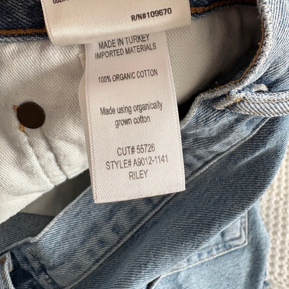 Agolde Riley Jean Shorts - Picture 4 of 4